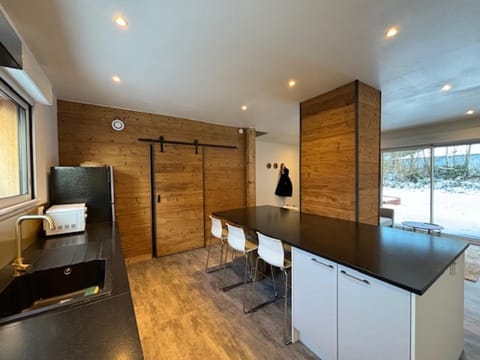 Kitchen or kitchenette, Dining area, Meals