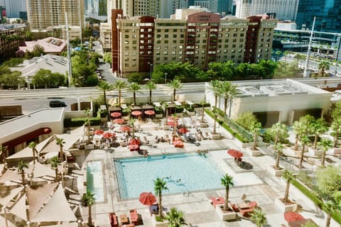 Strip View Suites - No Resort Fee ! Apartment in Las Vegas Strip