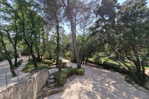 Le Petit Eden Provençal - Charming stone house with large pool Luberon House in Goult