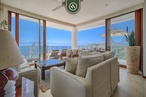 Oceanview Condo with Beach - Pool - Restaurant Apartment in La Cruz de Huanacaxtle
