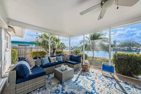 Awesome Waterfront Villa with new private pool Villa in Indian Rocks Beach