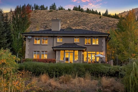 Luxury Warm Springs River Home House in Ketchum