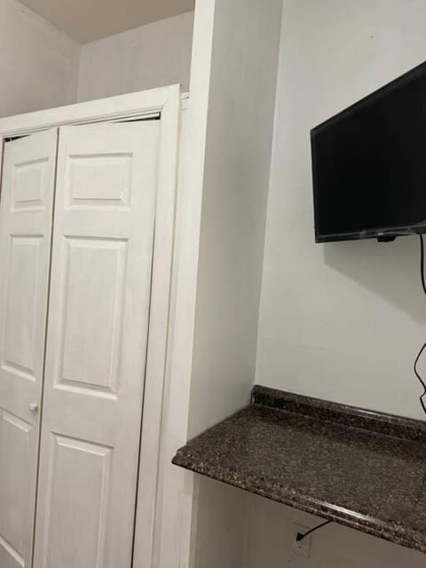 Classis King and Queen suites Apartment in Schenectady
