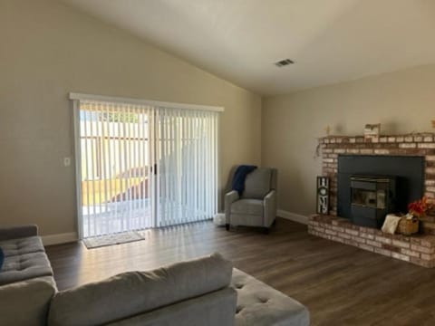 Tranquil Family Retreat with Downtown Nearby House in Turlock