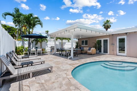6BR Paradise: Pool Games & Relaxation Casa in Lighthouse Point