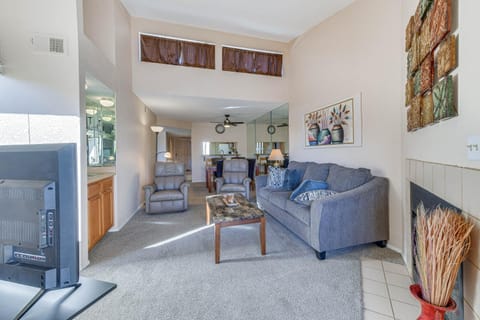 Mesa Condo Rental with Community Pool Access! Appartement in Mesa