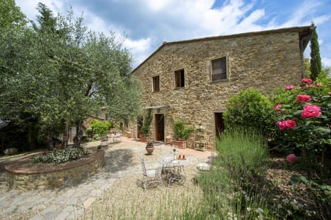 Villa Chianti with exclusive pool and typical barn Villa in Radda in Chianti