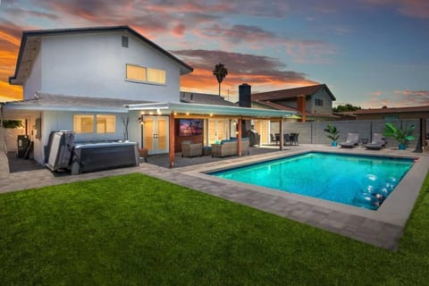 Patio, Pool view, Swimming pool, sunbed