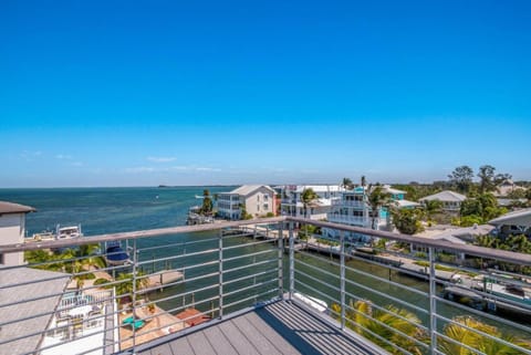 Aqua Bay House in Holmes Beach