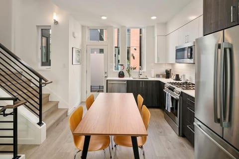 Urban Abode 18 BY Betterstay Haus in Capitol Hill