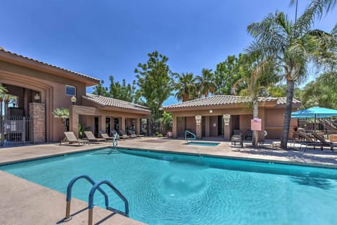 Charming Scottsdale Condo with 2 Resort Pools Apartment in Scottsdale