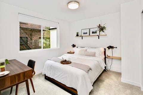 Capitol Luxe Eight BY Betterstay House in Capitol Hill