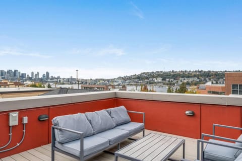 Perch - View on Franklin House in Lake Union