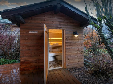 Sauna, Area and facilities