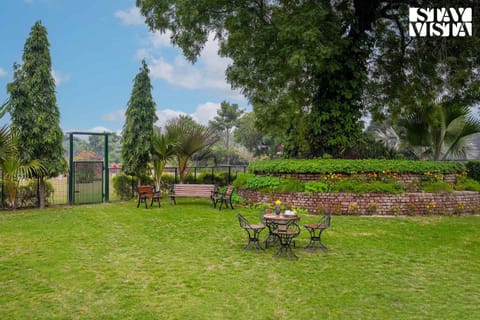 StayVista at Verdant Acres - Guest Favourite Villa in Agra