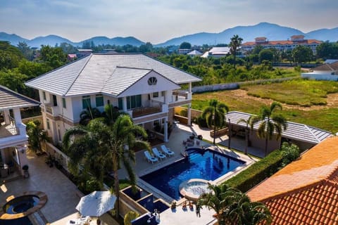 Luxurious 5-Bedroom Private Pool Villa! PV6 Villa in Hua Hin District