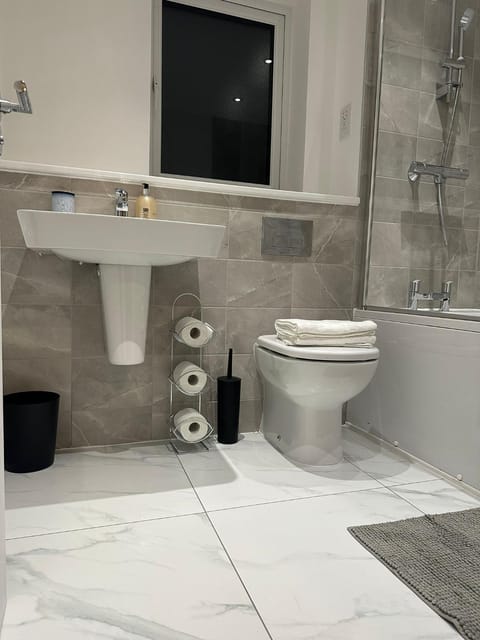 Shower, Toilet, Bathroom