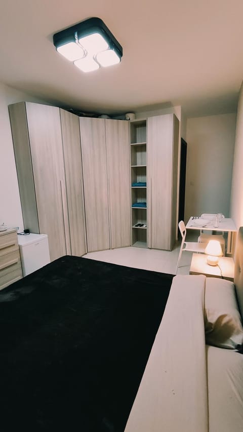 Bed, Photo of the whole room, Bedroom, wardrobe