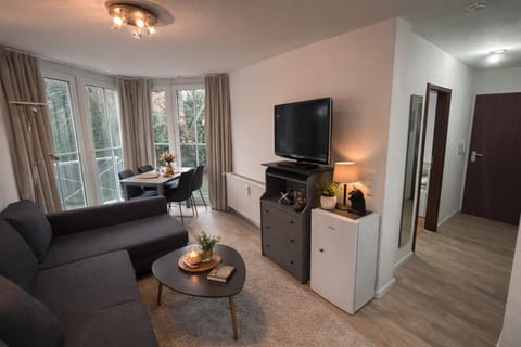 TV and multimedia, Living room, Seating area, Dining area, Evening entertainment