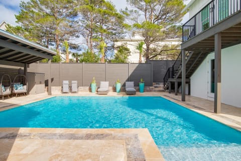 Large Pool - Close to Beach - Carriage House House in South Walton County