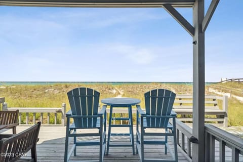 Natural landscape, View (from property/room), Balcony/Terrace, Seating area, Sea view