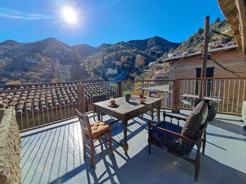 Patio, Day, Natural landscape, View (from property/room), Balcony/Terrace, Dining area, Mountain view