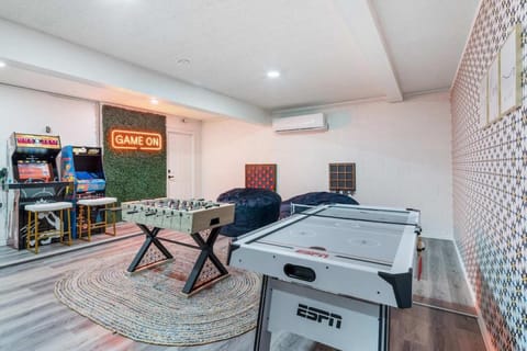 Peoria Paradise Sportscourt Heated Pool Gameroom Haus in Glendale