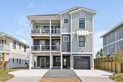 Aquatherapy House in Oak Island