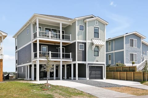 Aquatherapy House in Oak Island