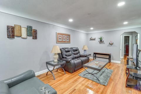 Updated Detroit Vacation Rental about 9 Mi to Downtown House in Warren