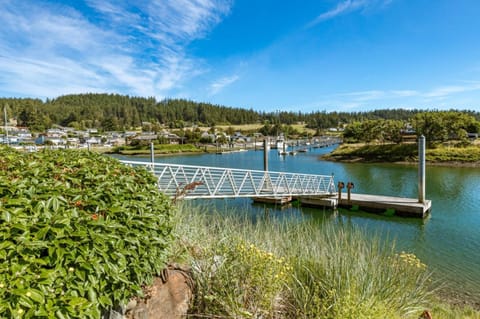 Perch - Marina Retreat House in Whidbey Island