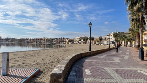 Charming Beachfront apartment Apartment in Los Alcázares