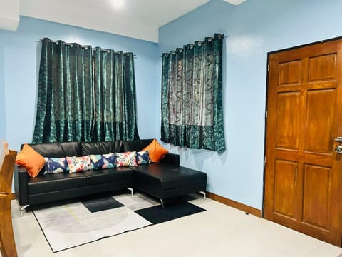 Spacious Apartment Unit in Daro, Dumaguete City Condominio in Dumaguete