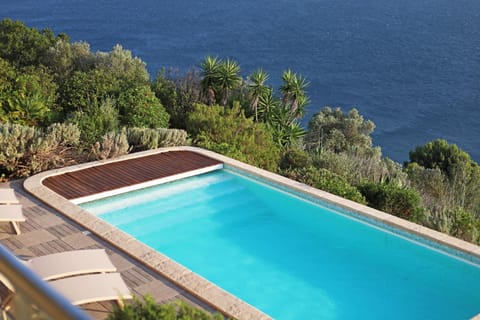 Coastline Arrabida Villa by CadenzaLux Villa in Sesimbra