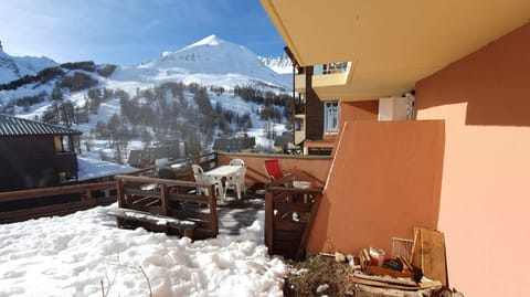 Studio rez-de-neige terrasse Bed and Breakfast in Allos