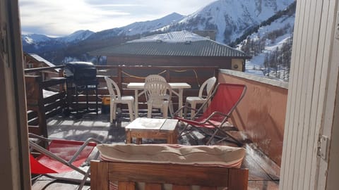 Studio rez-de-neige terrasse Bed and Breakfast in Allos