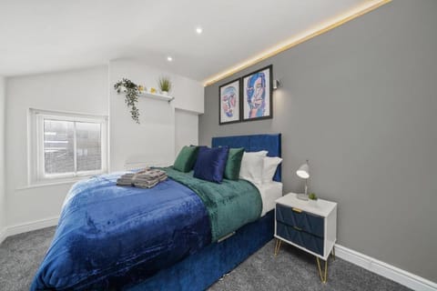 The Stylish Oxford Abode - Parking - Sleeps 8 House in Oxford