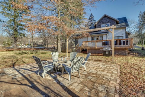 Charming Tannersville Home with Fire Pit and Deck! Casa in Tannersville