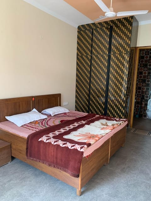Modern Comforts with a view Location de vacances in Dehradun
