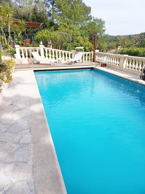 Large holidays villa with heated pool Villa in Valbonne