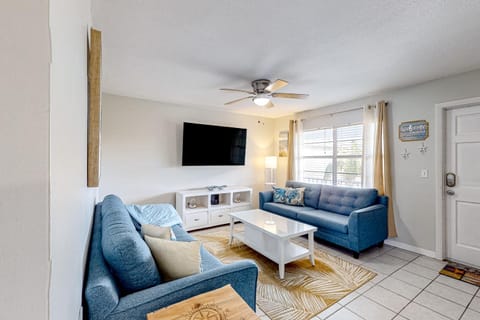 Coastal Vibes Apartment in North Redington Beach