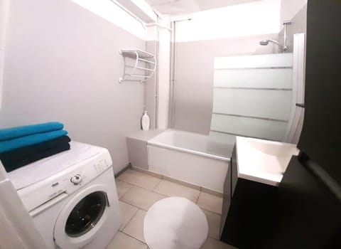 Shower, Bathroom, towels, washing machine, dryer