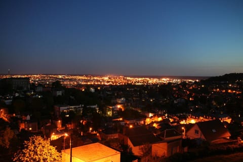 Neighbourhood, Balcony/Terrace, City view, Street view, Swimming pool