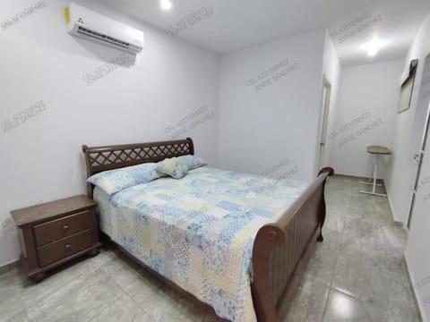 Bed, Photo of the whole room, Bedroom, air conditioner