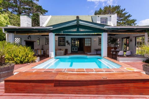 Property building, Pool view, Swimming pool, Swimming pool