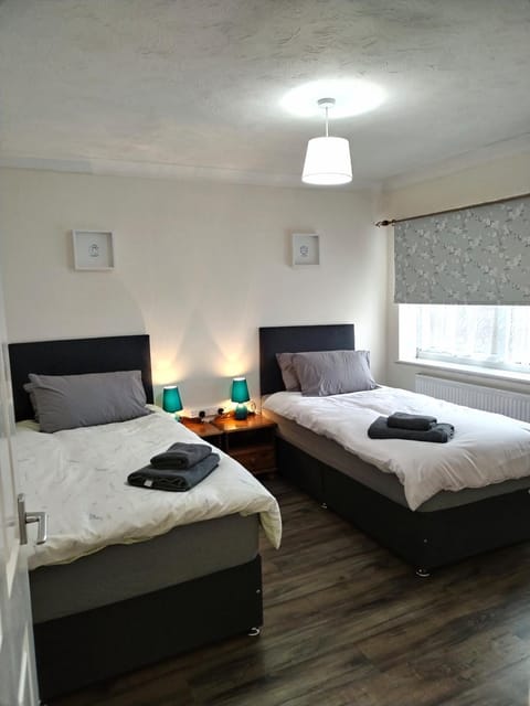 Comfort Private Rooms in Three bedroom House Urlaubsunterkunft in Gosport