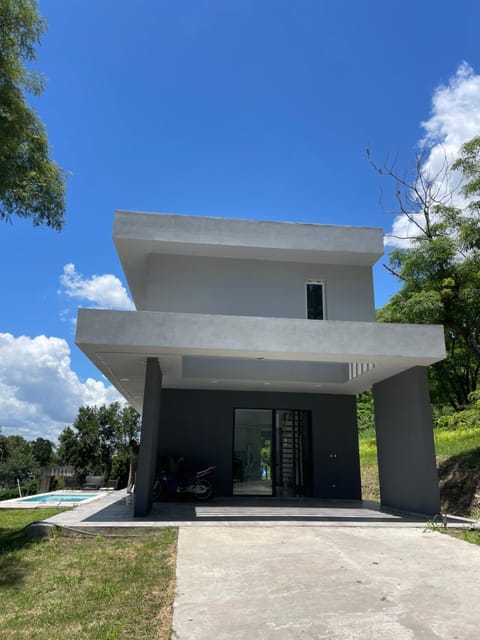 Casa Soñada Solo uso familiar no fiestas no reuniones Villa in Parana