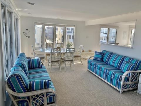 2nd Floor Oceanfront Duplex Appartamento in North Beach Haven