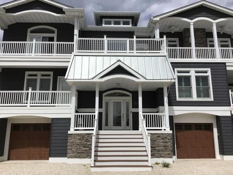 Amazing New Home For Rent In North Beach On The Bayside, Walking Distance To The Beach, And Surf City Is Within Walking Distance Also, Be The First To Rent This Home, All New Furnishings And Bedding This Year 2023! House in Stafford Township