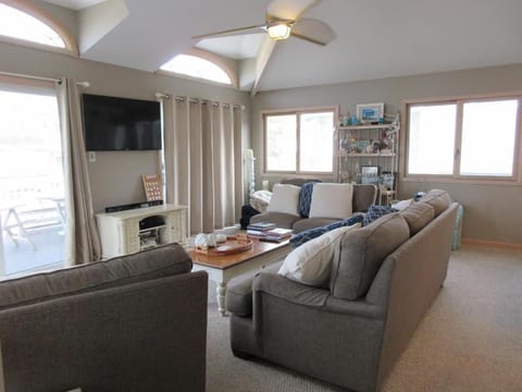 Close Walk To The Beach, The Perfect Home For A Single Family, House in Harvey Cedars
